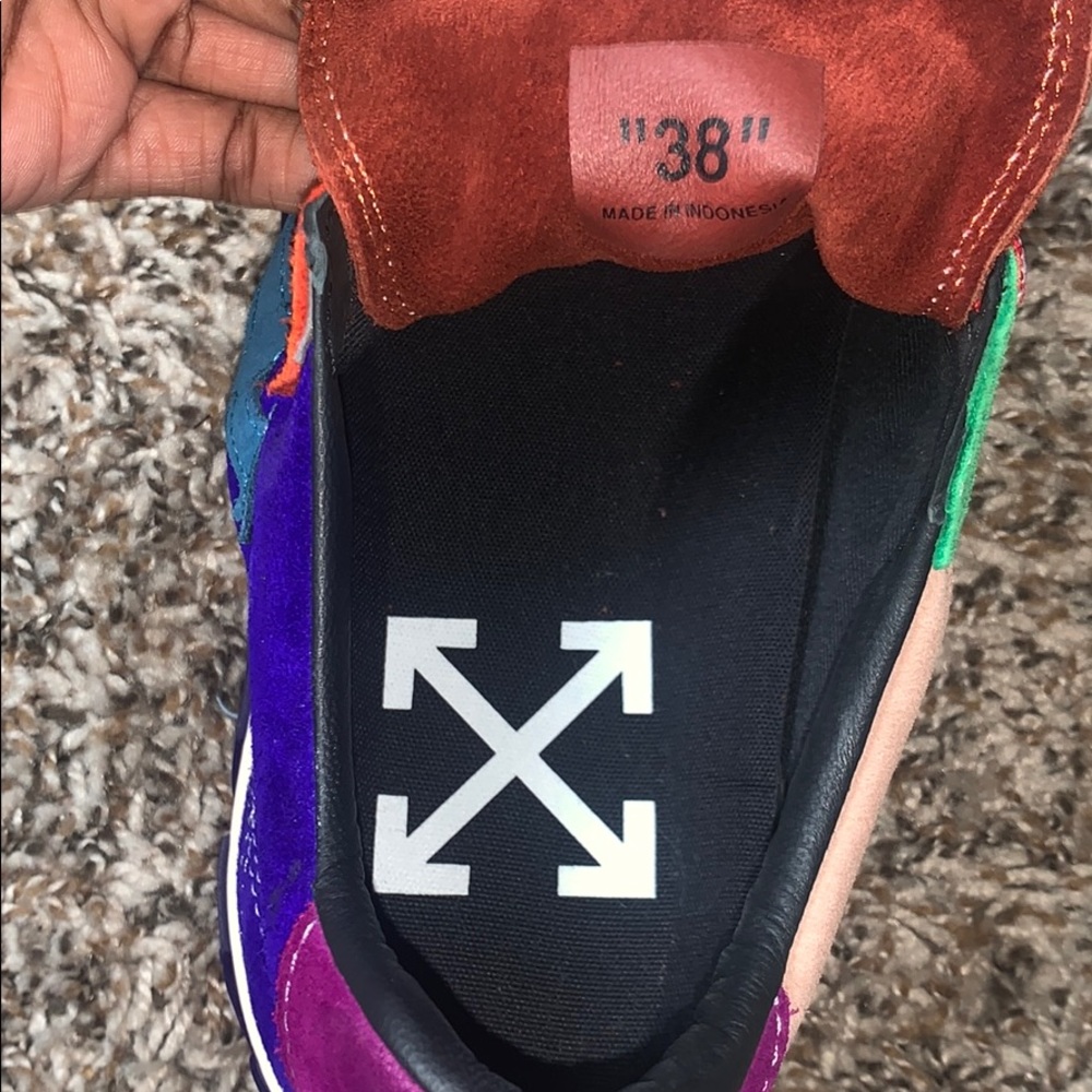 Off White New Arrow Low Top - Picture 4 of 4